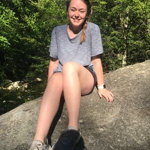 Meet your Posher, Abby